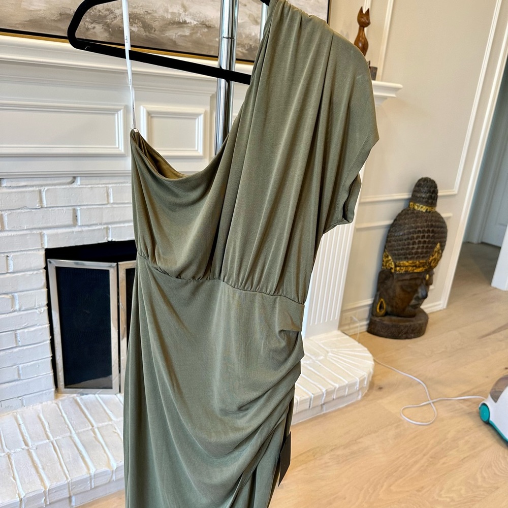 Lulu’s beautiful olive green one shoulder dress.